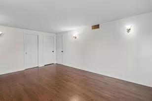 28043 New Bedford Dr, Farmington Hills, MI 48334 - Photo 43