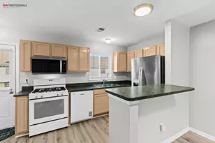 23348 Redman Ct, Trenton, MI 48183 - Photo 5