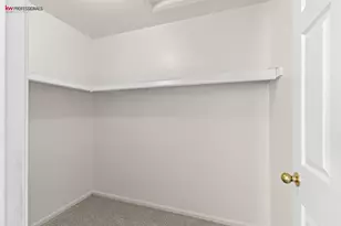 23348 Redman Ct, Trenton, MI 48183 - Photo 9