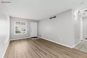 23348 Redman Ct, Trenton, MI 48183 - Photo 3