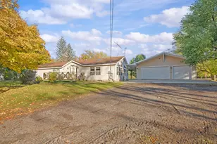 2257 White St, Niles, MI 49120 - Photo 3