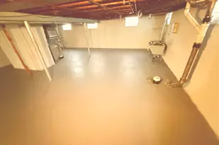 16475 E Eight Mile Rd, Eastpointe, MI 48021 - Photo 13