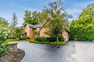 5780 Swan Lake Ct, West Bloomfield, MI 48322 - Photo 3