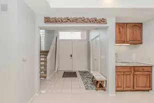 5780 Swan Lake Ct, West Bloomfield, MI 48322 - Photo 5