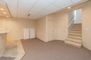 5780 Swan Lake Ct, West Bloomfield, MI 48322 - Photo 27