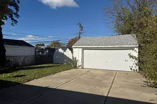16767 Lincoln Ave, Eastpointe, MI 48021 - Photo 23