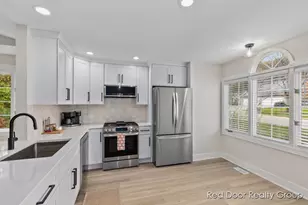 1814 Corville Ct NW, Grand Rapids, MI 49504 - Photo 7