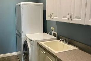 1046 Lorenzo Ct, Troy, MI 48085 - Photo 31