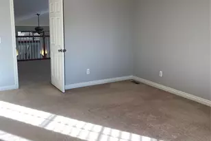 1046 Lorenzo Ct, Troy, MI 48085 - Photo 19