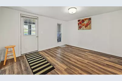 411 Hinckley Boulevard, Jackson, MI 49203 - Photo 9