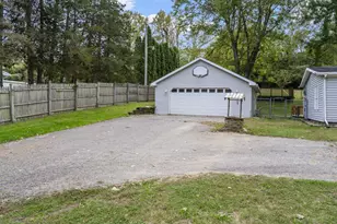 12690 N Red Bud Trail, Buchanan, MI 49107 - Photo 15