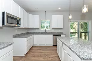 237 Grand River Circle, Jackson, MI 49201 - Photo 5