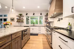 68575 W Banks Dr, Edwardsburg, MI 49112 - Photo 9