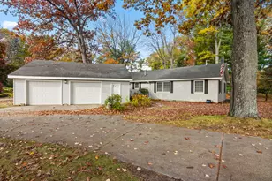 396 Davenport Ln, Cadillac, MI 49601 - Photo 5