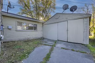 30061 Hazelwood St, Inkster, MI 48141 - Photo 3