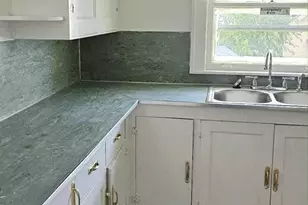 421 Prospect Ave, Alma, MI 48801 - Photo 9