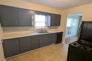 1056 Elmwood St, Plainwell, MI 49080 - Photo 9