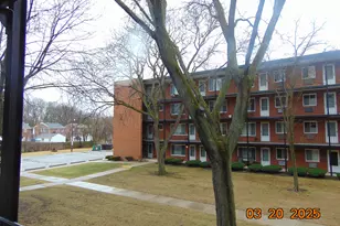 2915 W 13 Mile Rd, Royal Oak, MI 48073 - Photo 3