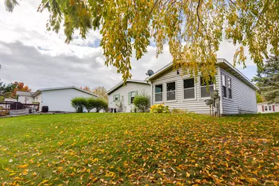 109 Cadgewith E, Lansing, MI 48906 - Photo 21