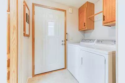 109 Cadgewith E, Lansing, MI 48906 - Photo 11