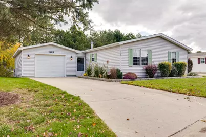 109 Cadgewith E, Lansing, MI 48906 - Photo 3