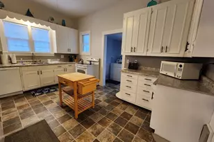 146 Jackson St, Manistee, MI 49660 - Photo 7