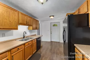 749 Moulton St, Belding, MI 48809 - Photo 7