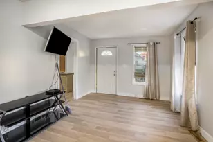 61 Harris Ave, Battle Creek, MI 49037 - Photo 5