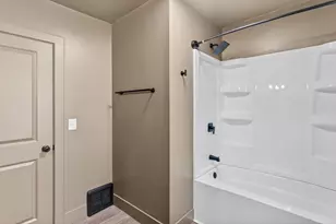 151 Glynlee St, Battle Creek, MI 49014 - Photo 15