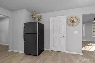 33610 Pinedale Ln, Gobles, MI 49055 - Photo 13