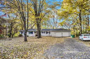 1280 Westlake Woods Dr, Battle Creek, MI 49037 - Photo 3