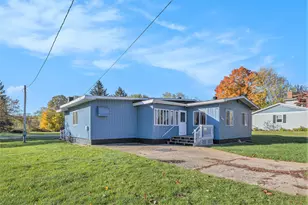 780 Bowes Road SE, Lowell, MI 49331 - Photo 3