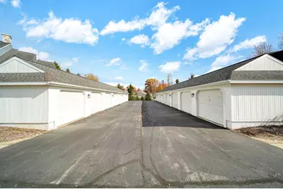 759 W Barrington Circle, Jackson, MI 49203 - Photo 3