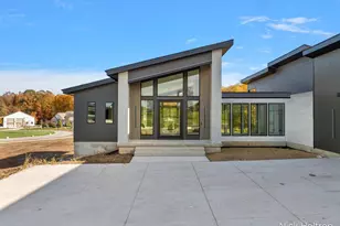 312 Ottogan Hls Ct, Dorr, MI 49323 - Photo 5