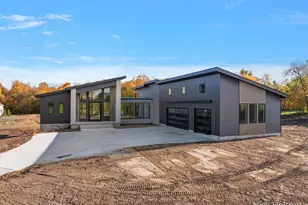 312 Ottogan Hls Ct, Dorr, MI 49323 - Photo 3