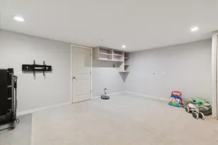 23675 Stonehenge Blvd, Novi, MI 48375 - Photo 31