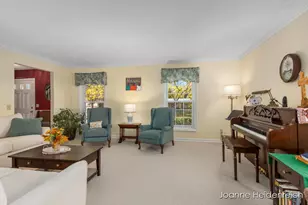 2526 Birchcrest Dr SE, Grand Rapids, MI 49506 - Photo 7