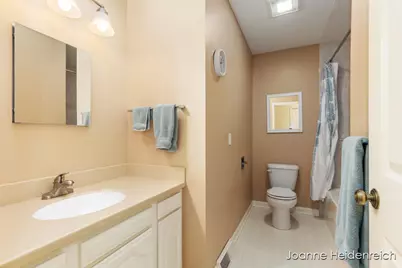 2526 Birchcrest Drive SE, Grand Rapids, MI 49506 - Photo 31