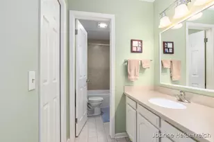 2526 Birchcrest Dr SE, Grand Rapids, MI 49506 - Photo 27