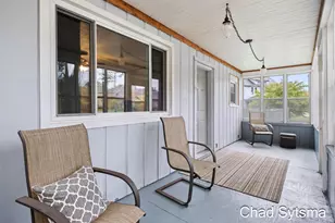 1044 Van Buren Ave NW, Grand Rapids, MI 49504 - Photo 3