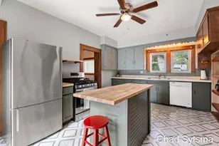 1044 Van Buren Ave NW, Grand Rapids, MI 49504 - Photo 9