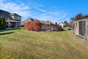 47376 Hidden Meadows Dr, Macomb, MI 48044 - Photo 27