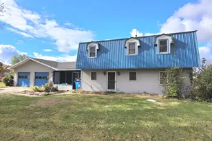 208 Plymouth St, Jackson, MI 49201 - Photo 1