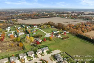 5885 Farmview Dr, Allendale, MI 49401 - Photo 41