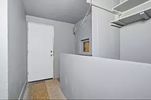 1096 Pearl St, Benton Harbor, MI 49022 - Photo 9