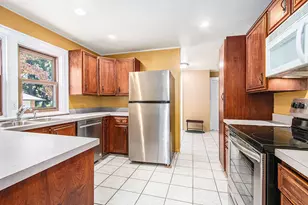 2294 Colfax Ave, Benton Harbor, MI 49022 - Photo 3