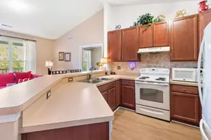 8183 Autumn Woods Tr, Ypsilanti, MI 48198 - Photo 5