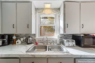 655 E Ellis Rd, Norton Shores, MI 49441 - Photo 17