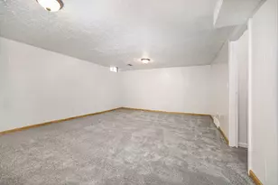 2700 Birchcrest Dr SE, Grand Rapids, MI 49506 - Photo 13