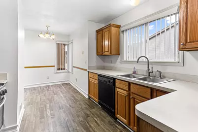 37176 Condor Ct Court, Westland, MI 48185 - Photo 5